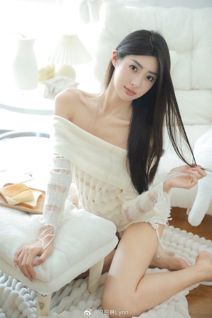 曲婉婷癌症消息引发热议，网友热议：这是否为现世报？